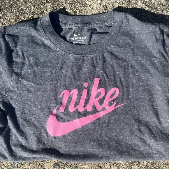 Vintage Nike tee - Picture 2 of 2